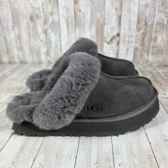 UGG Oh Yeah Gray Shearling Slide Sandals Women's Size 9 Comfortable - Picture 1 of 6